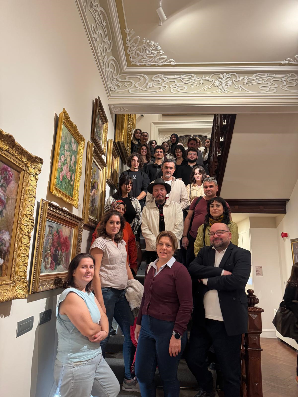 Sanat Tarihi Bölümü Öğrencileri ile İzmir Arkas Sanat Merkezleri ve Smyrna Antik Kenti Gezildi.